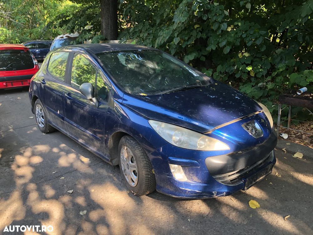 Dezmembrez Peugeot 308 albastru 1.6 HDI 2008 - 1