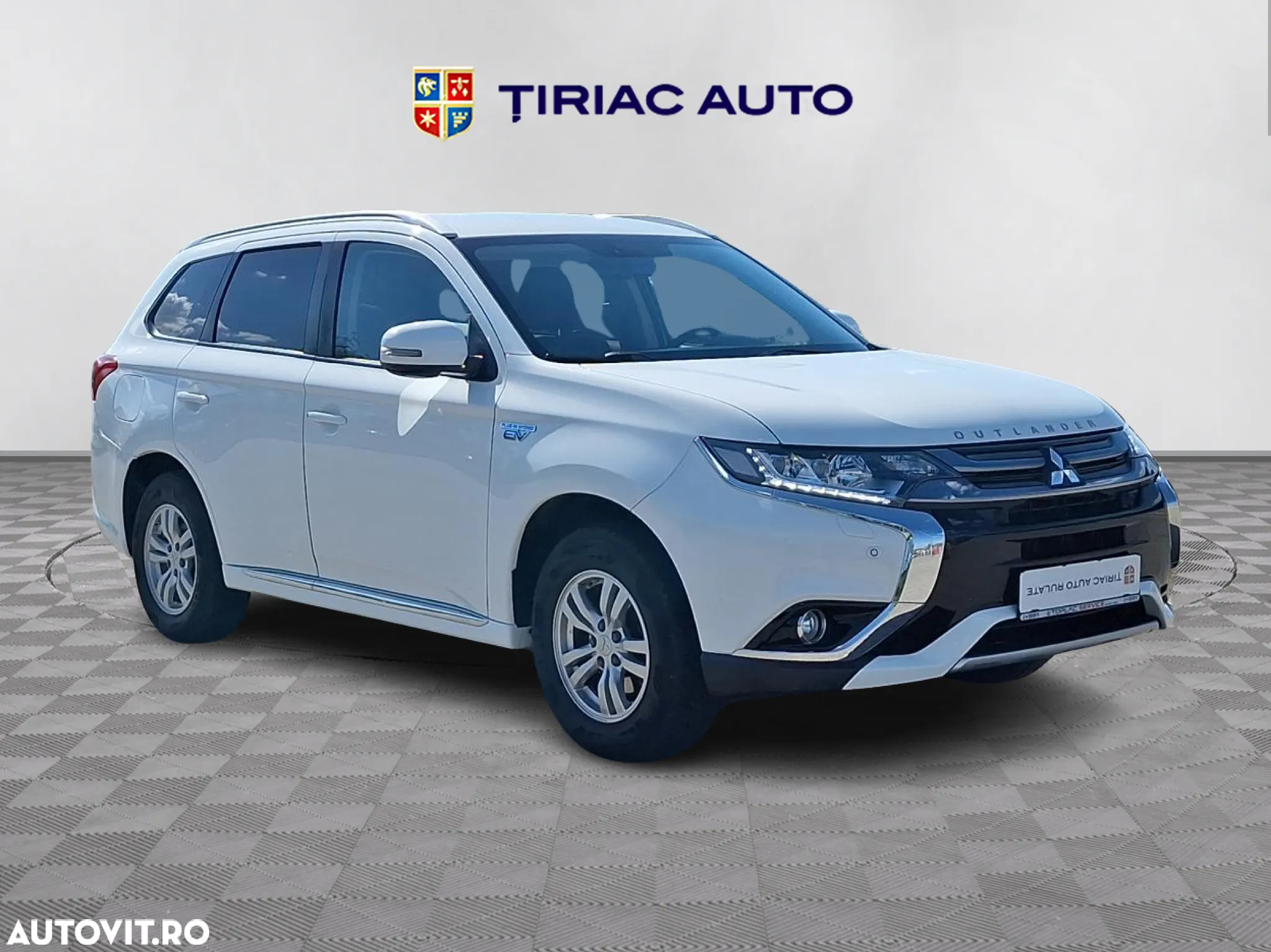 Mitsubishi Outlander - 7