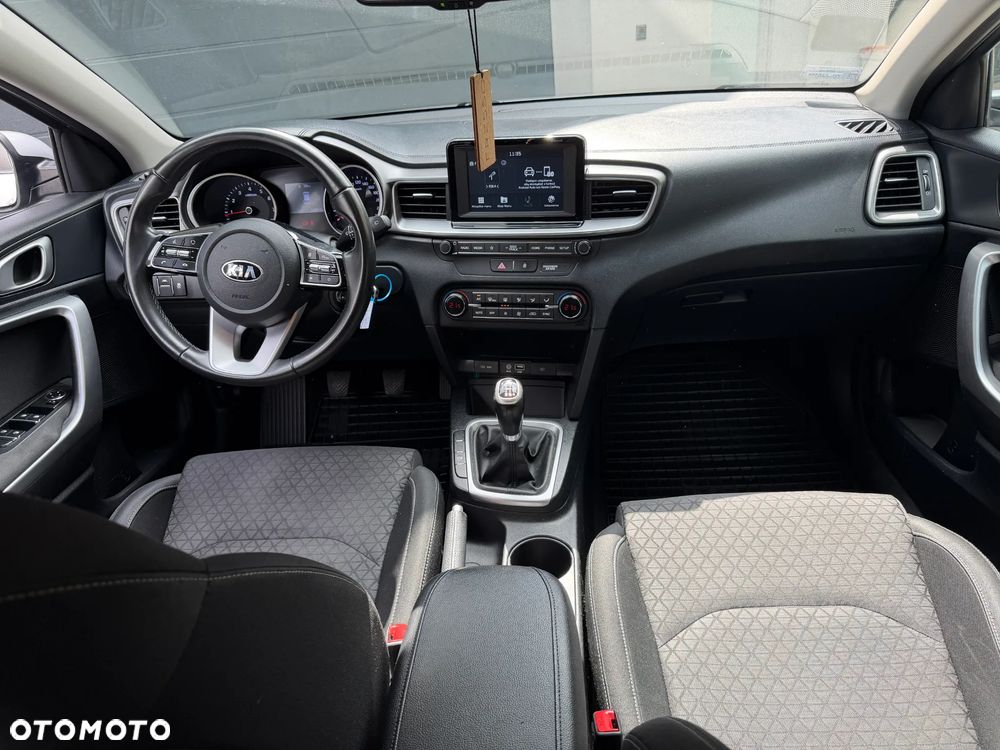 Kia Ceed 1.4 L - 10