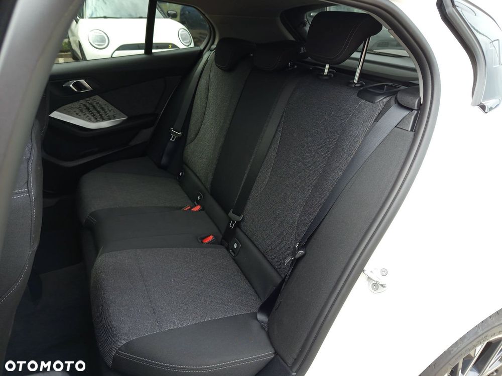 BMW Seria 1 - 16
