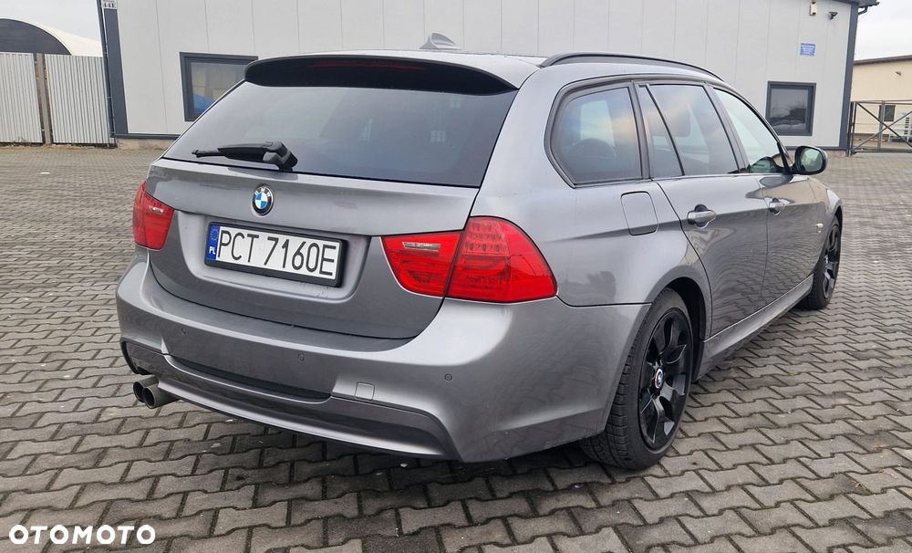 BMW Seria 3 325i xDrive - 5