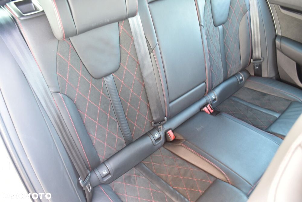 Skoda Octavia 2.0 TDI RS DSG - 35