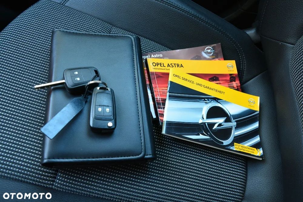 Opel Astra 1.4 Turbo Cosmo - 12