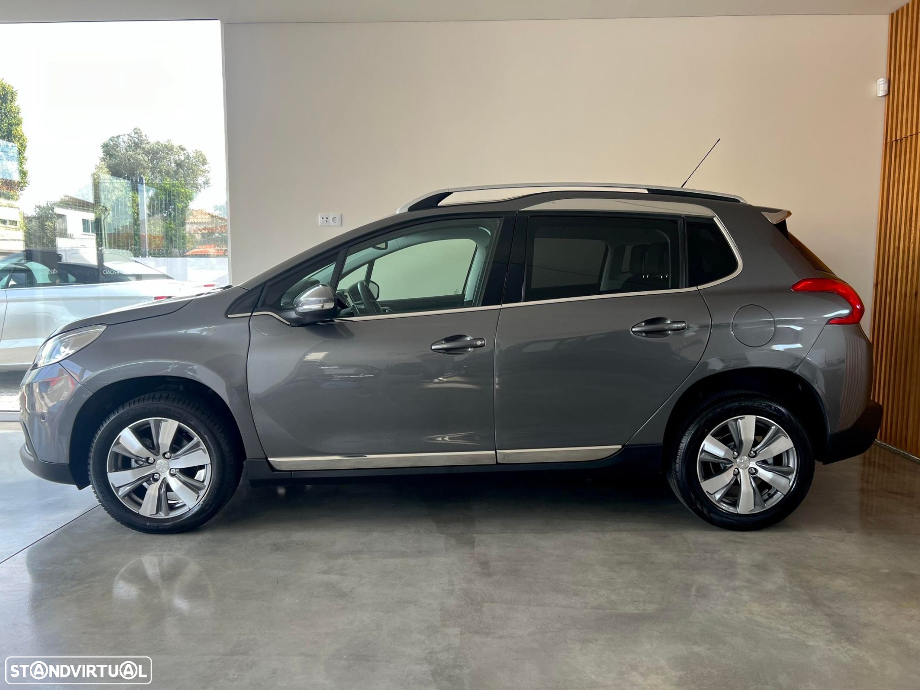 Peugeot 2008 1.6 e-HDi Allure 2-Tronic - 11