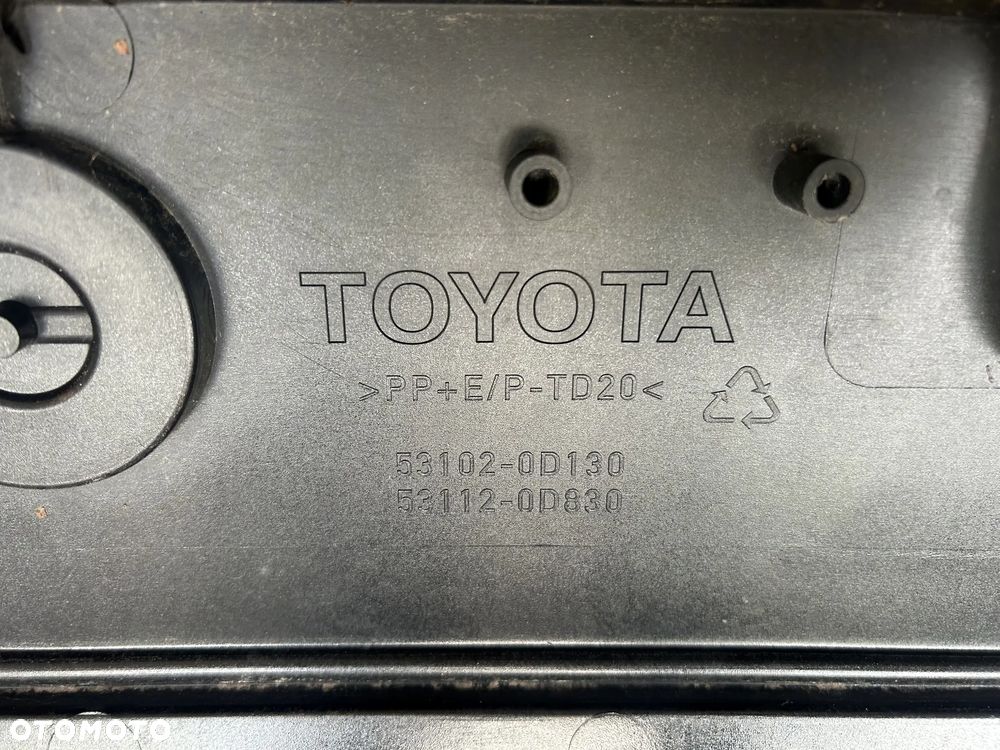 TOYOTA YARIS III LIFT 2017-2020 KRATKA ŚRODKOWA W ZDERZAK PRZÓD PRZEDNI ATRAPA GRILL LAKIEROWANA - 12