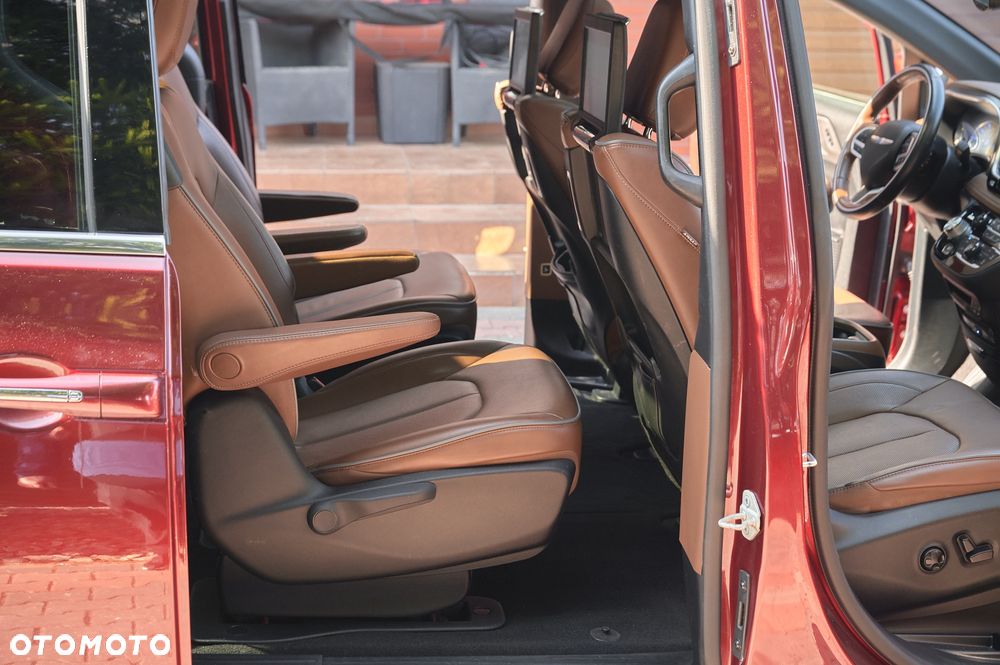 Chrysler Pacifica - 24