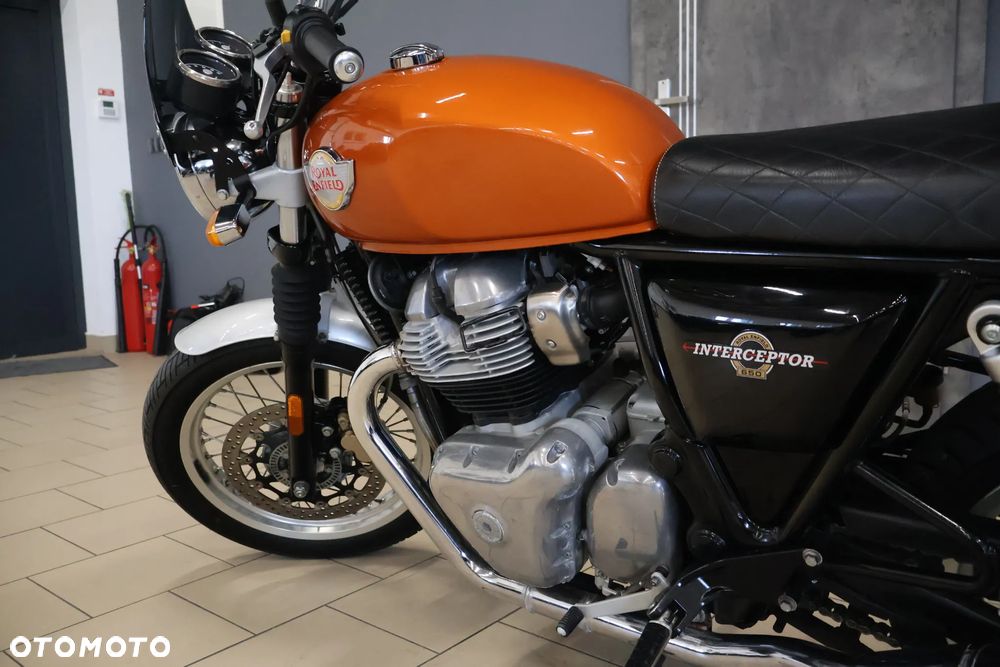 Royal Enfield Interceptor - 22
