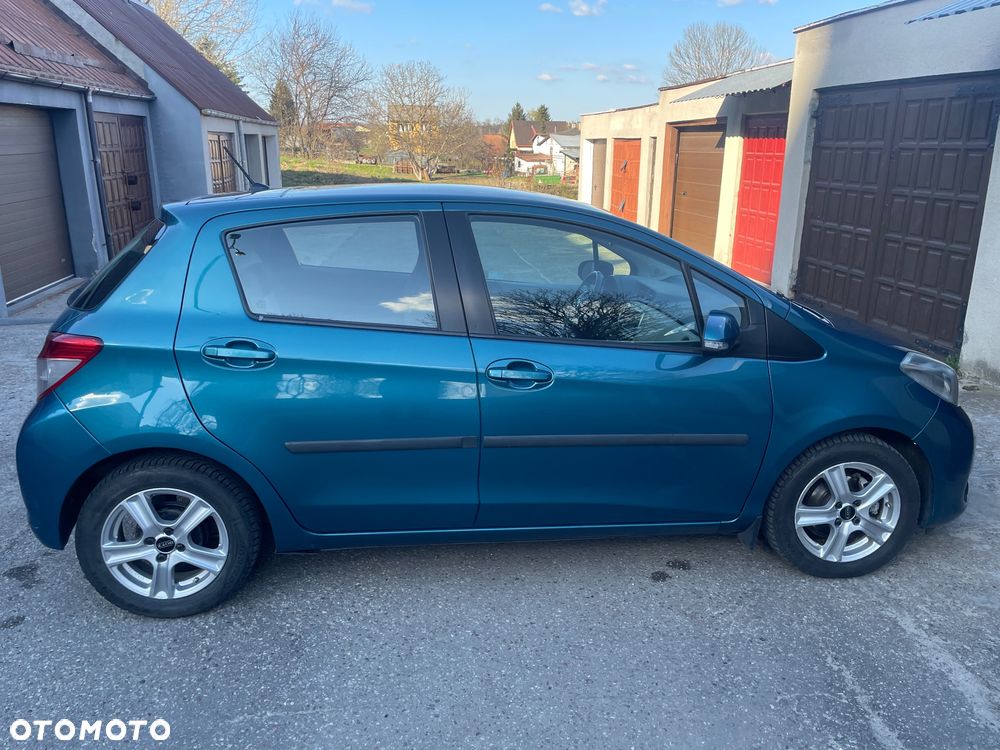 Toyota Yaris 1.33 Premium - 2