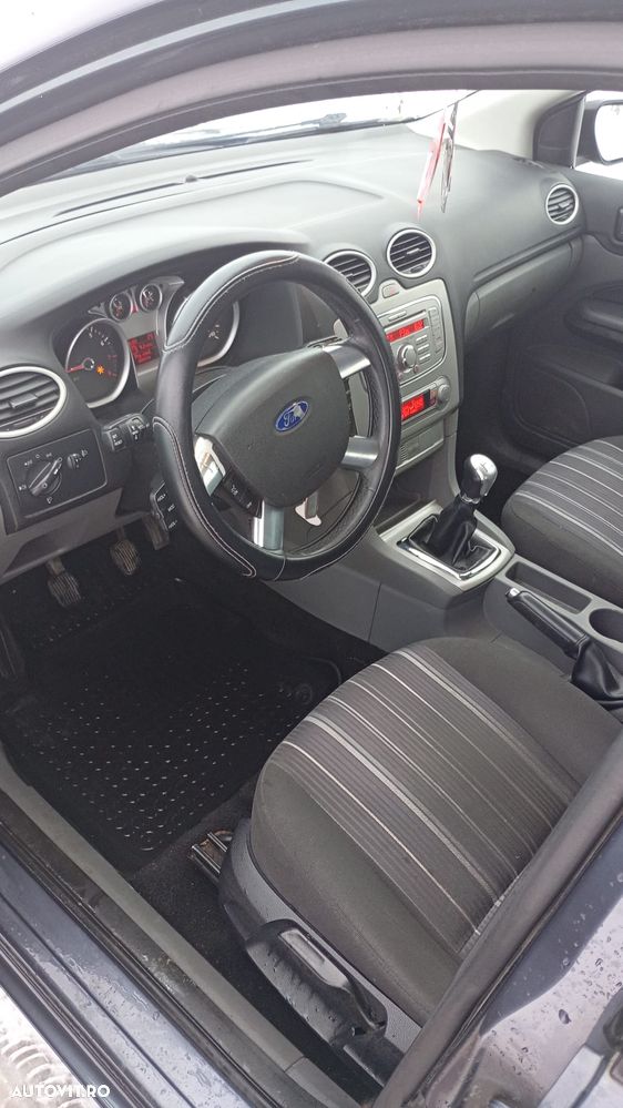 Ford Focus 1.6 16V Trend - 4