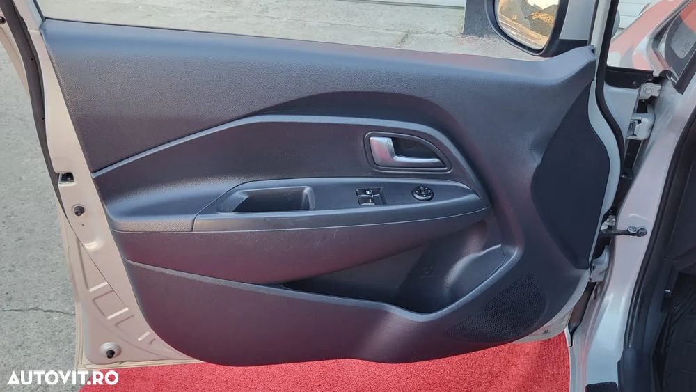 Kia Rio - 25