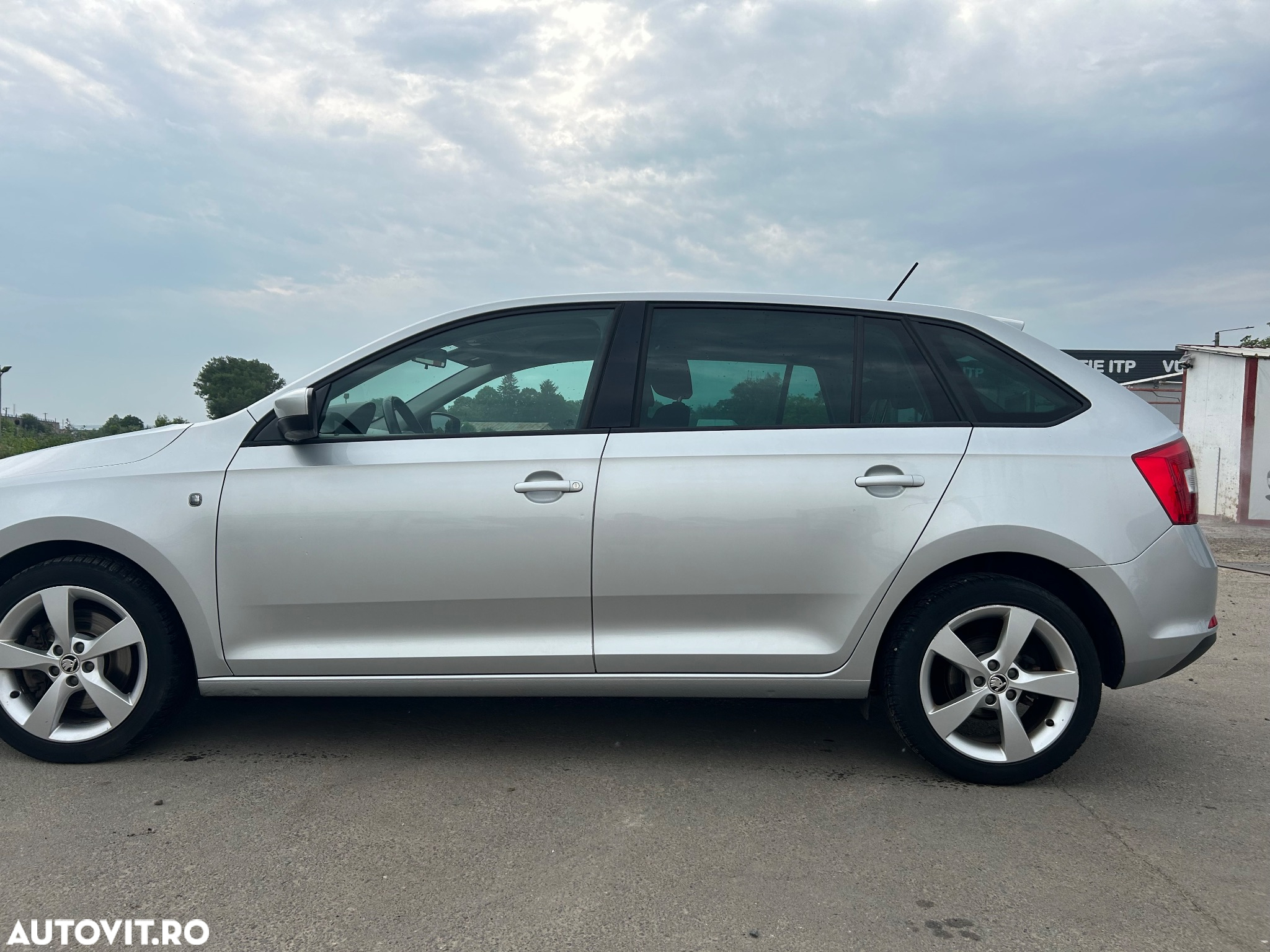 Skoda RAPID 1.6 TDI DSG Ambition - 21