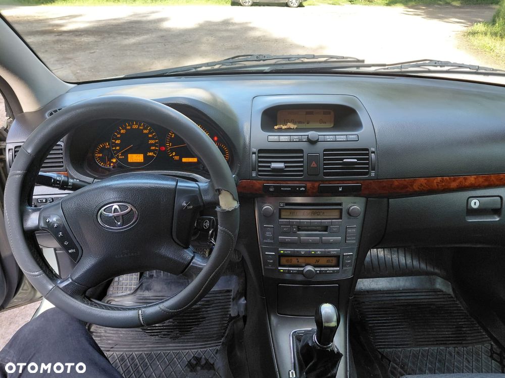 Toyota Avensis 1.8 VVT-i Sol - 9