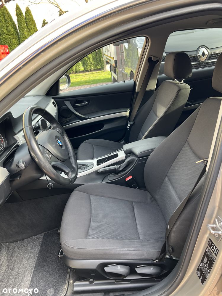 BMW Seria 3 318d - 13