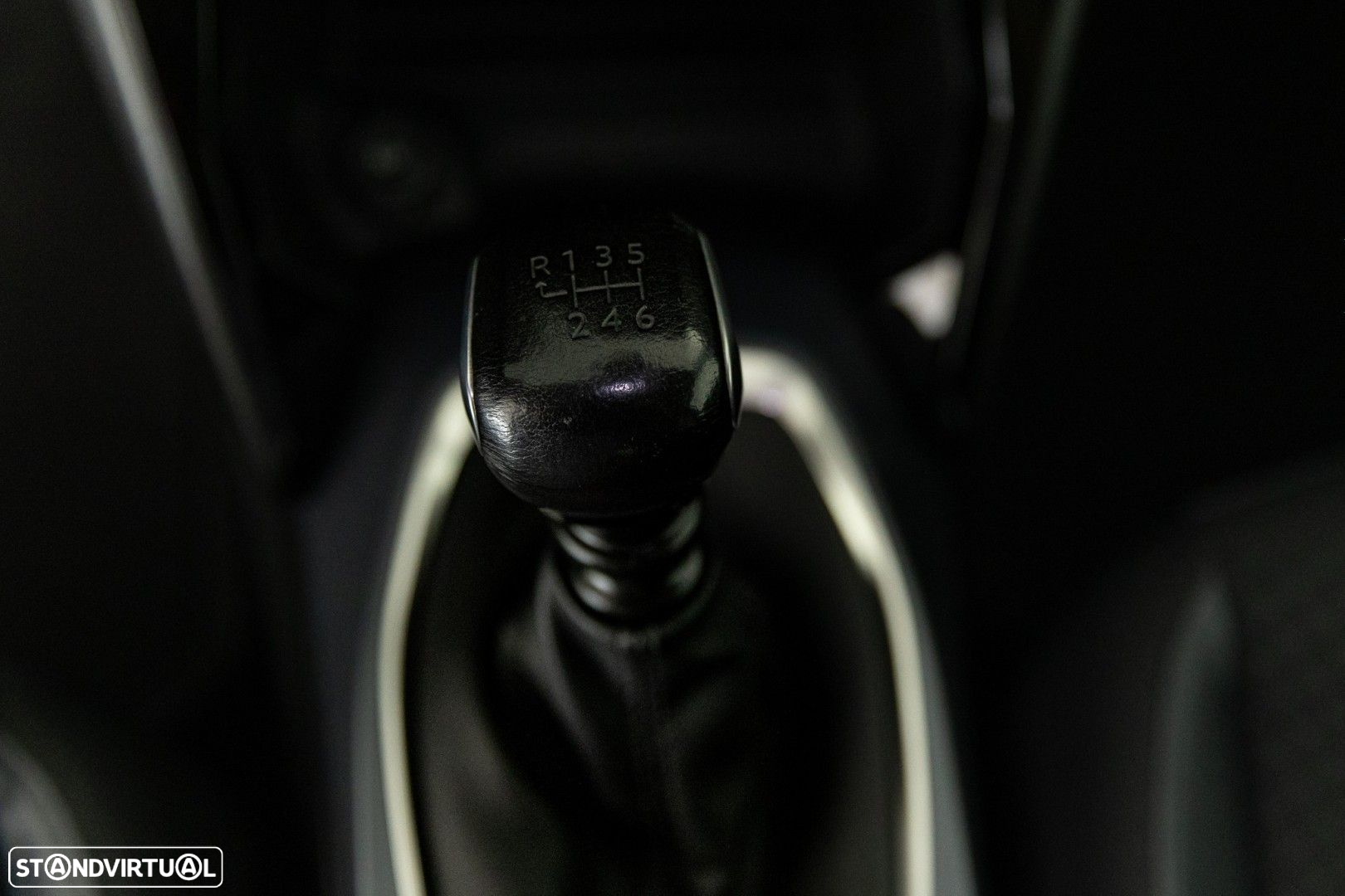 Peugeot 2008 1.2 PureTech Allure - 14