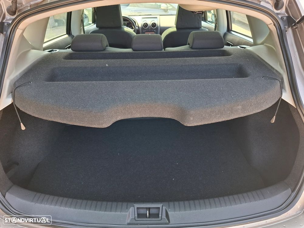 Nissan Qashqai 1.5 dCi Tekna NA+PI Castanho FPD - 13