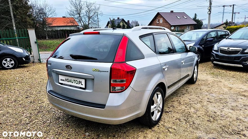 Kia Ceed 1.4 CVVT Dream-Team Edition - 16