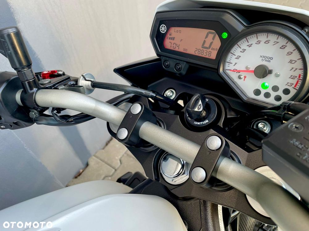 Yamaha FZ8 - 16