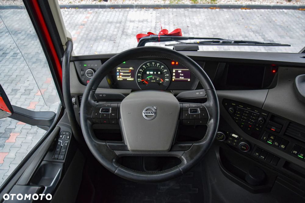 Volvo FH500 / NISKA KABINA / HYDRAULIKA / EURO 6 / ACC / LEDY / ALUFELGI / SERWISOWANY / SPROWADZONY - 22