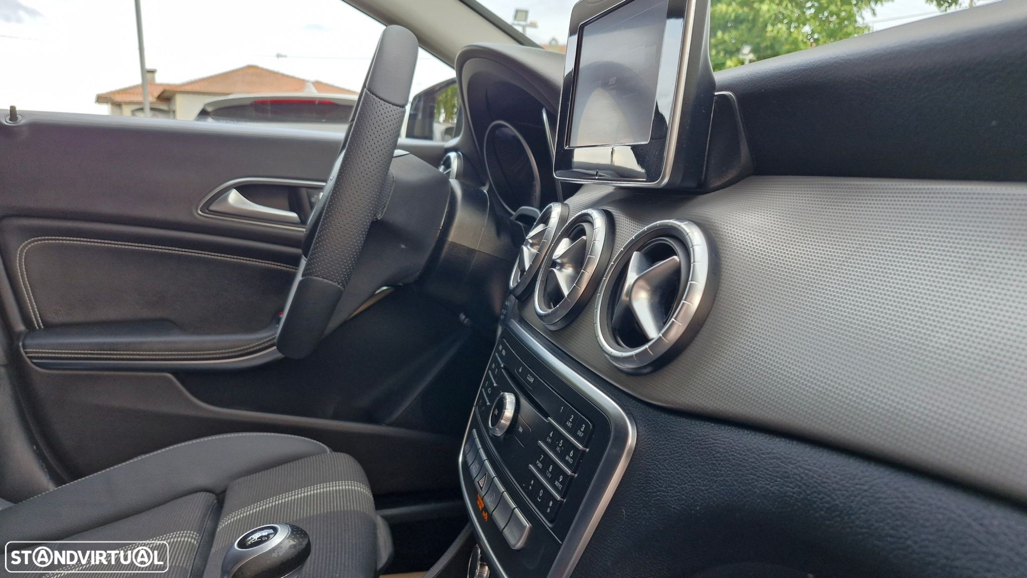 Mercedes-Benz CLA 180 d Shooting Brake Urban - 33