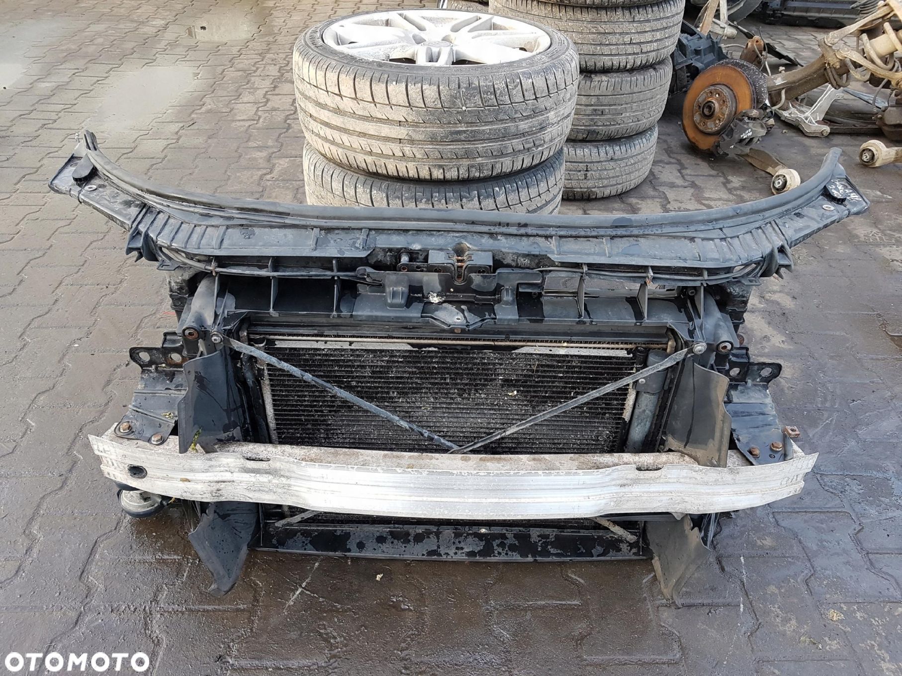 AUDI A3 8P LIFT 08-12r CABRIO 2.0 TDI PAS PRZEDNI CHŁODNICE - 1