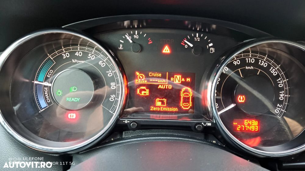 Peugeot 3008 Hybrid4 - 10