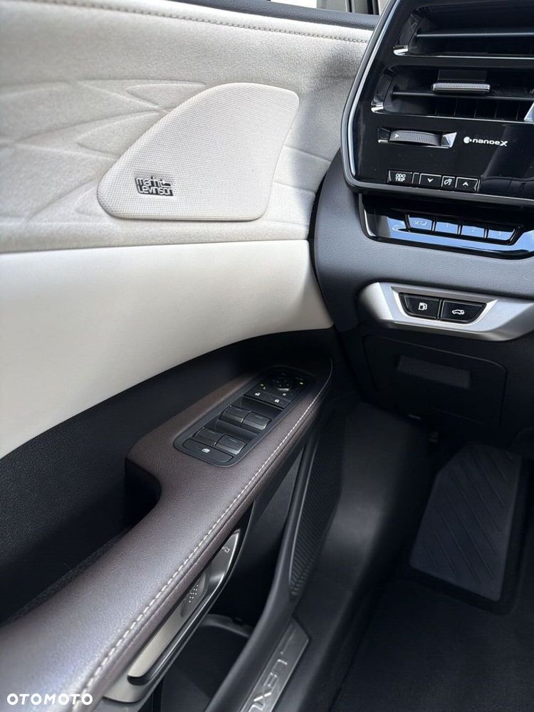 Lexus RX 450h+ Omotenashi - 14