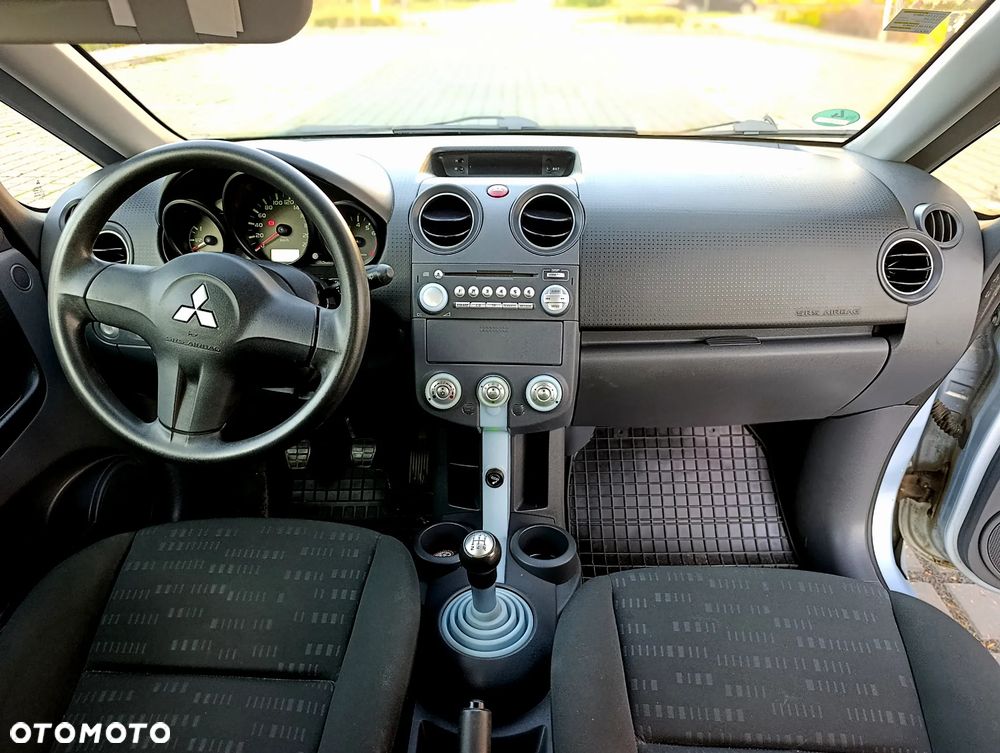 Mitsubishi Colt - 11
