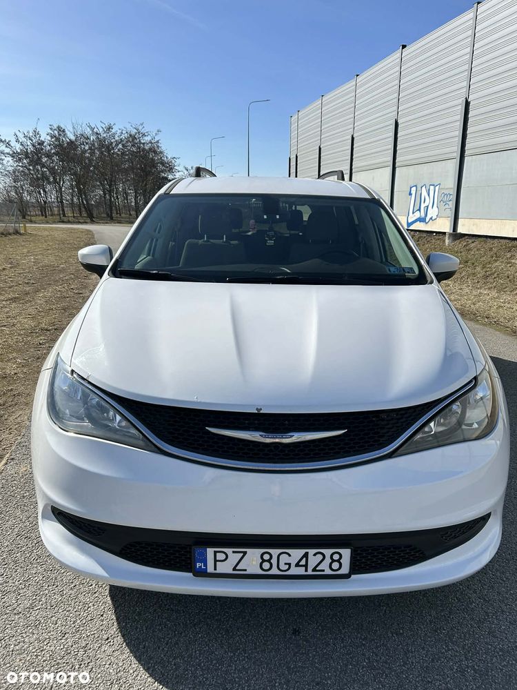 Chrysler Pacifica - 1