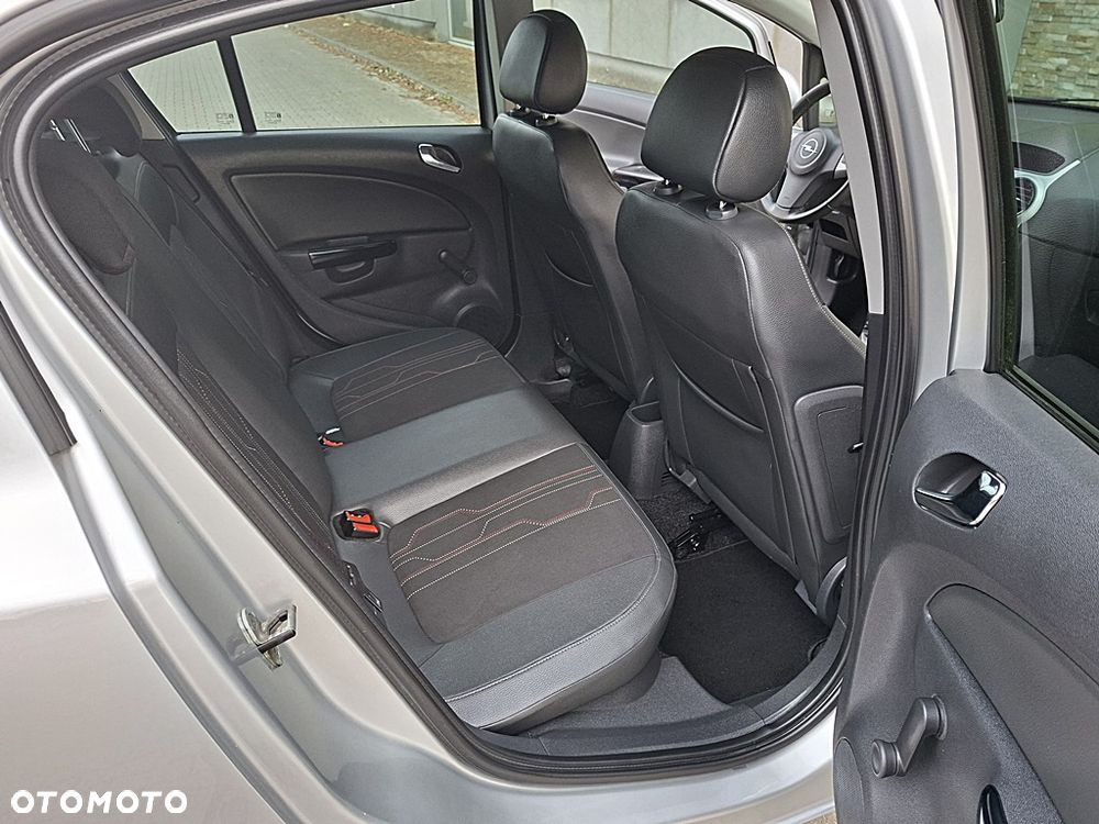 Opel Corsa 1.4 16V 150 Jahre - 29