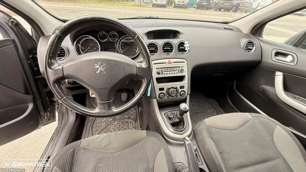 Peugeot 308 - 8