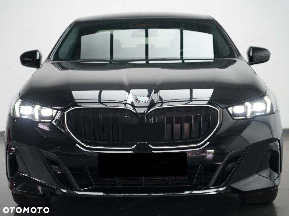 BMW Seria 5 520d xDrive mHEV M Sport - 8
