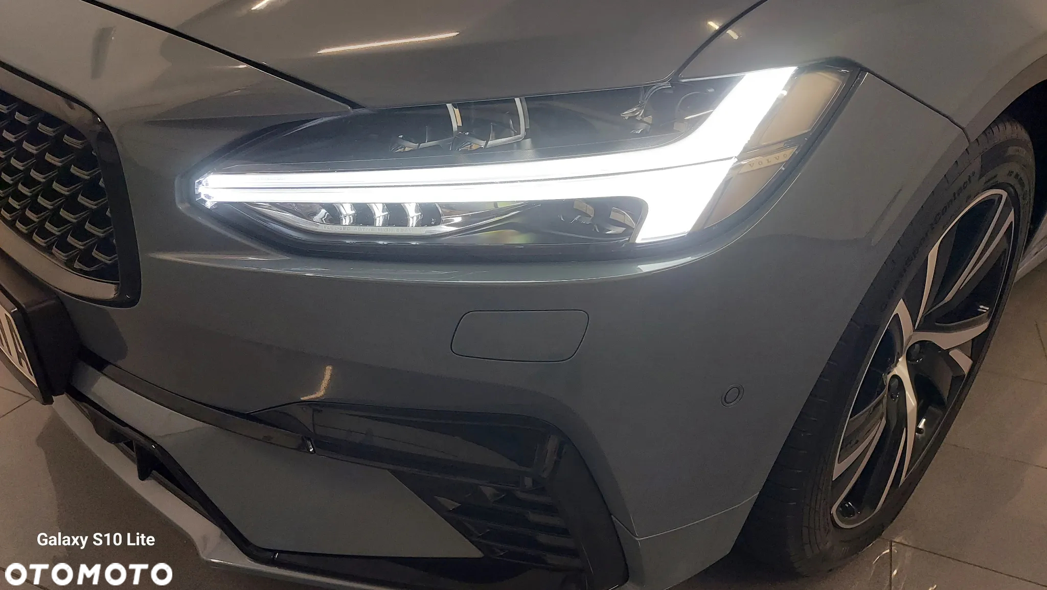 Volvo V90 T8 Twin Engine AWD R Design - 14