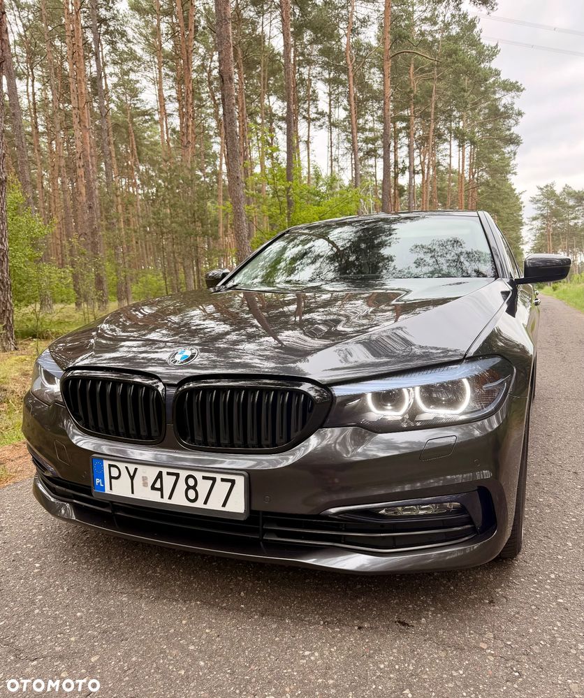 BMW Seria 5 520d Sport Line - 4