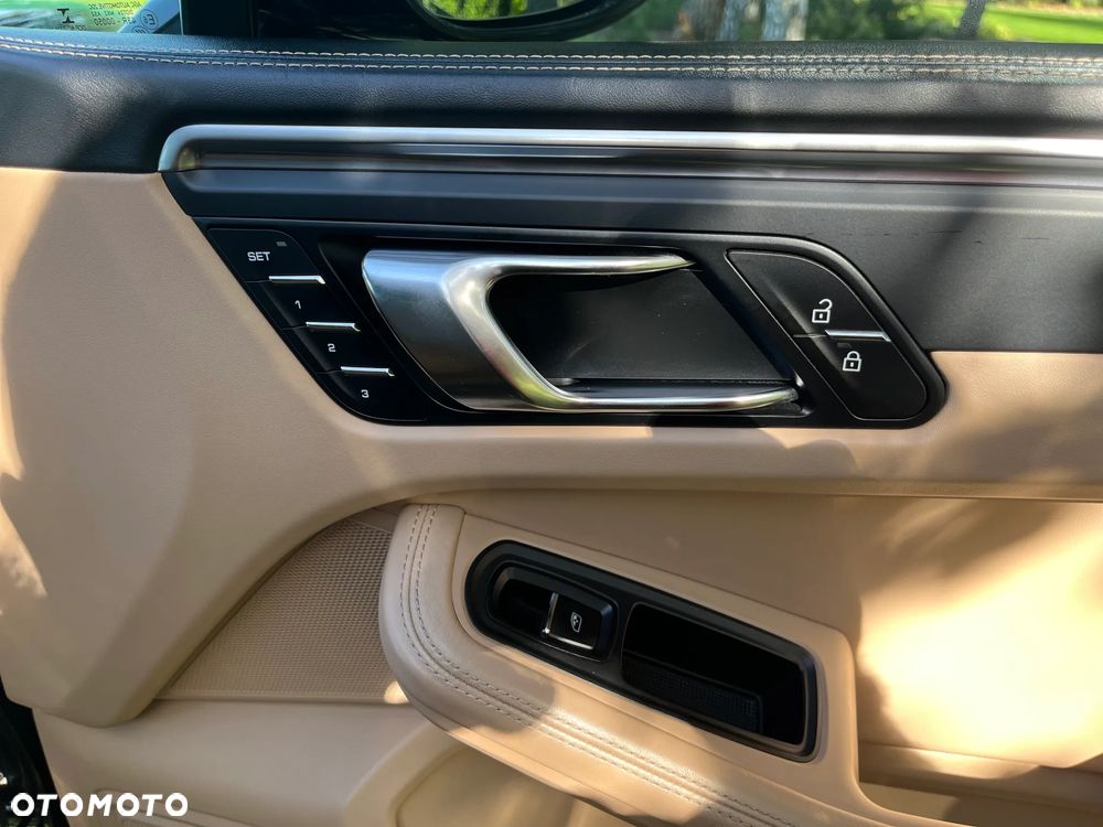 Porsche Macan Standard - 26