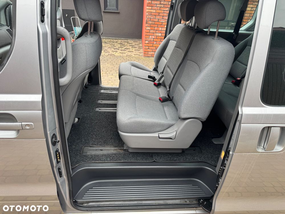 Hyundai H-1 2.5 CRDi Travel Comfort - 20