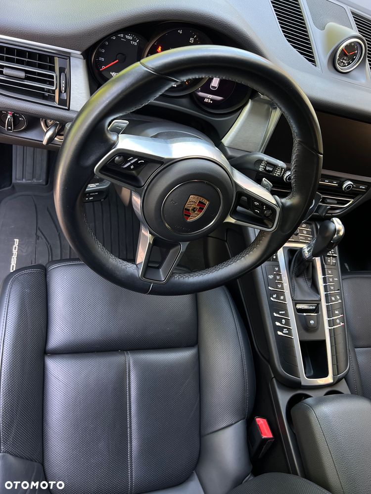 Porsche Macan Standard - 12