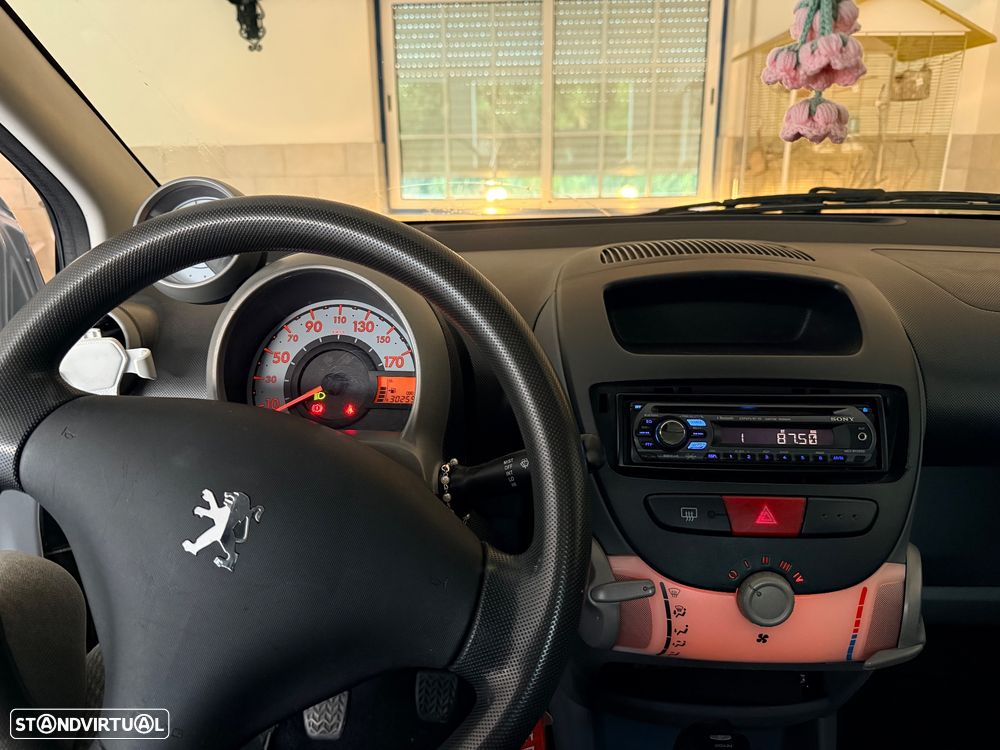 Peugeot 107 1.0 Urban - 11
