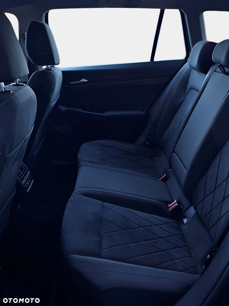 Volkswagen Golf Variant - 32
