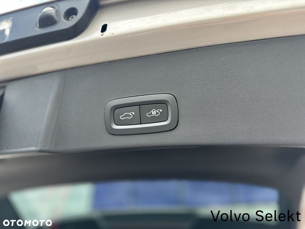 Volvo XC 40 - 30