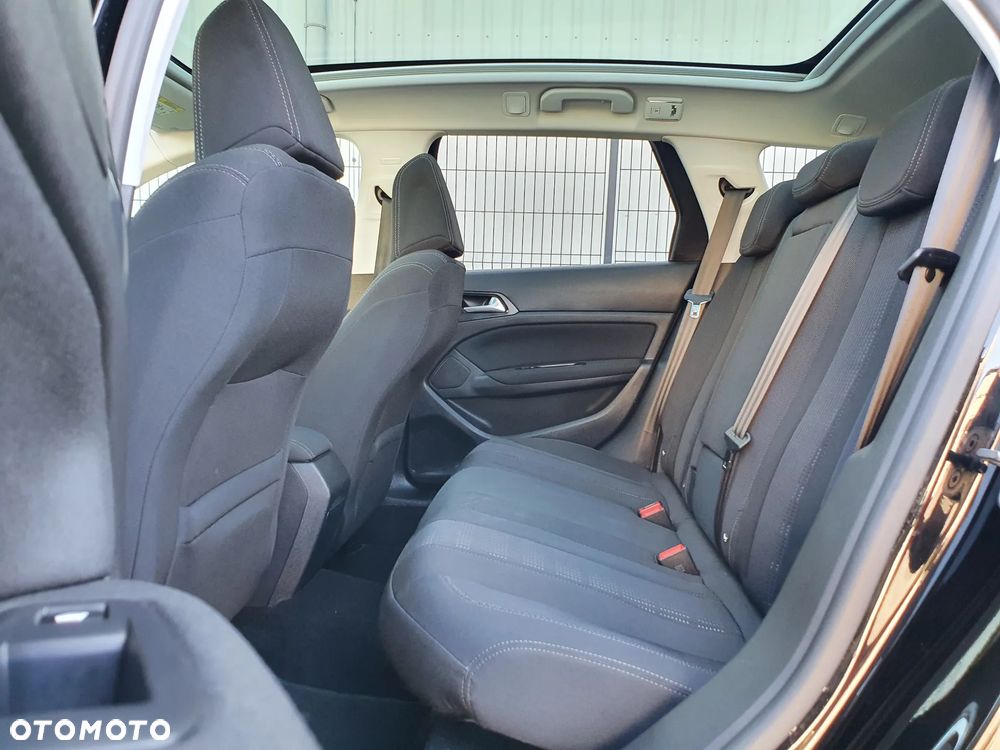Peugeot 308 BlueHDi 180 EAT8 Stop & Start GT - 30