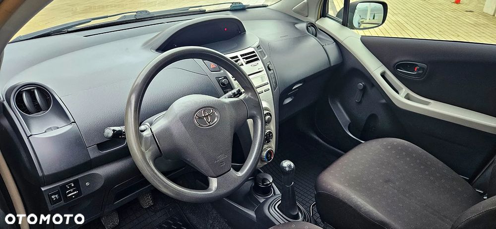 Toyota Yaris - 5