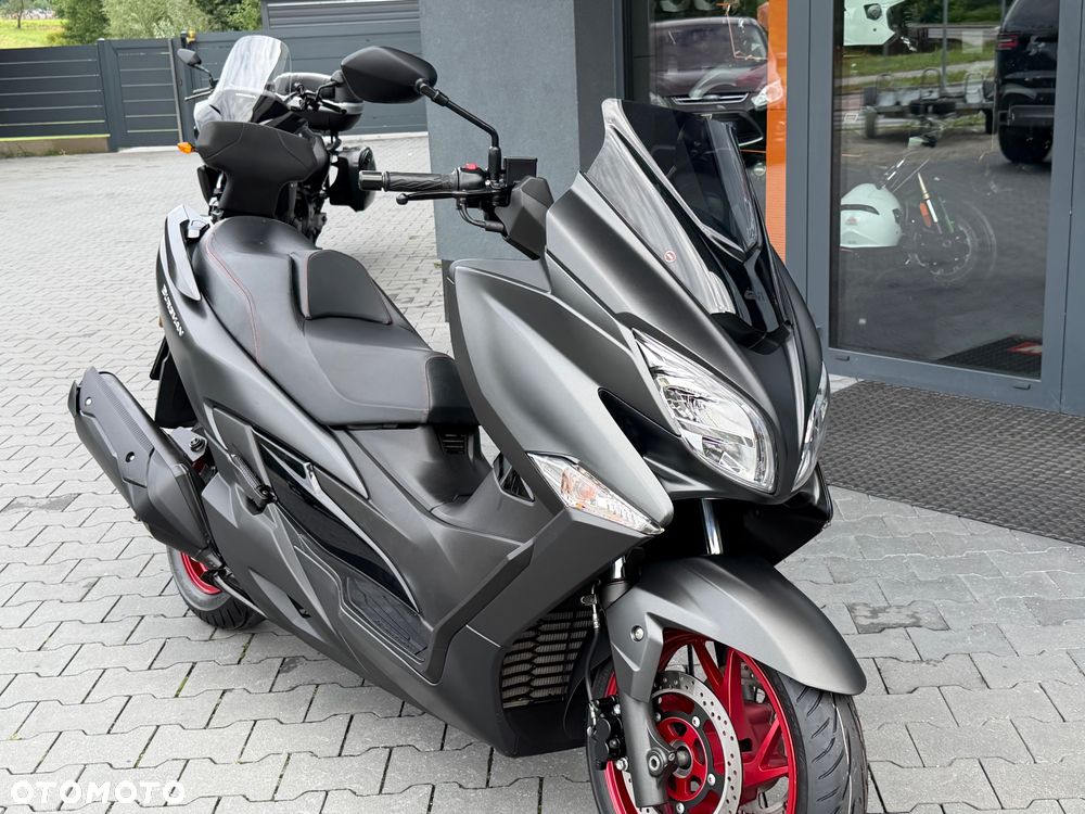 Suzuki Burgman - 24