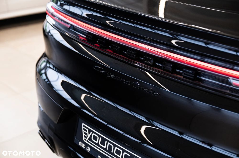 Porsche Cayenne Turbo E-Hybrid PHEV - 16