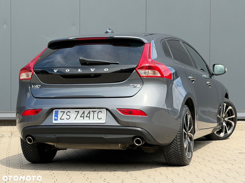 Volvo V40 T3 Momentum - 32