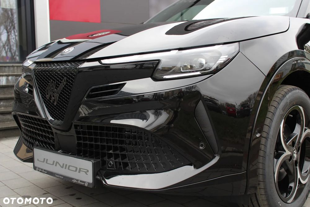 Alfa Romeo Junior 1.2 mHEV Ti Q4 eDCT - 6