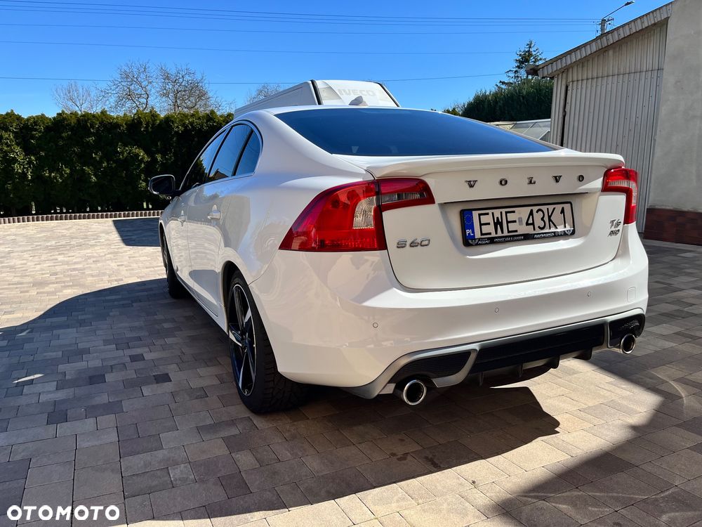 Volvo S60 T6 AWD R-Design - 5