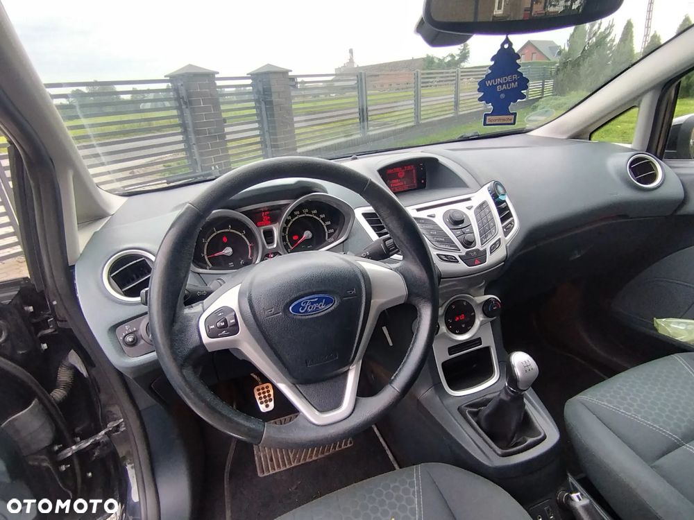 Ford Fiesta 1.25 Titanium - 36