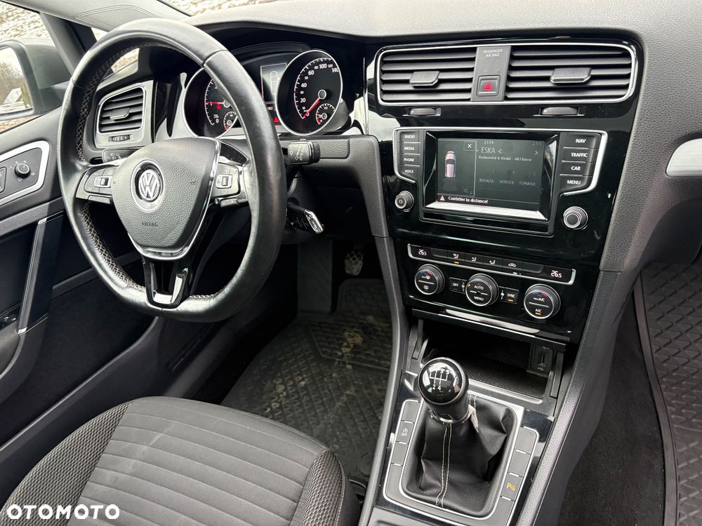 Volkswagen Golf 1.6 TDI BlueMotion Technology Cup - 17