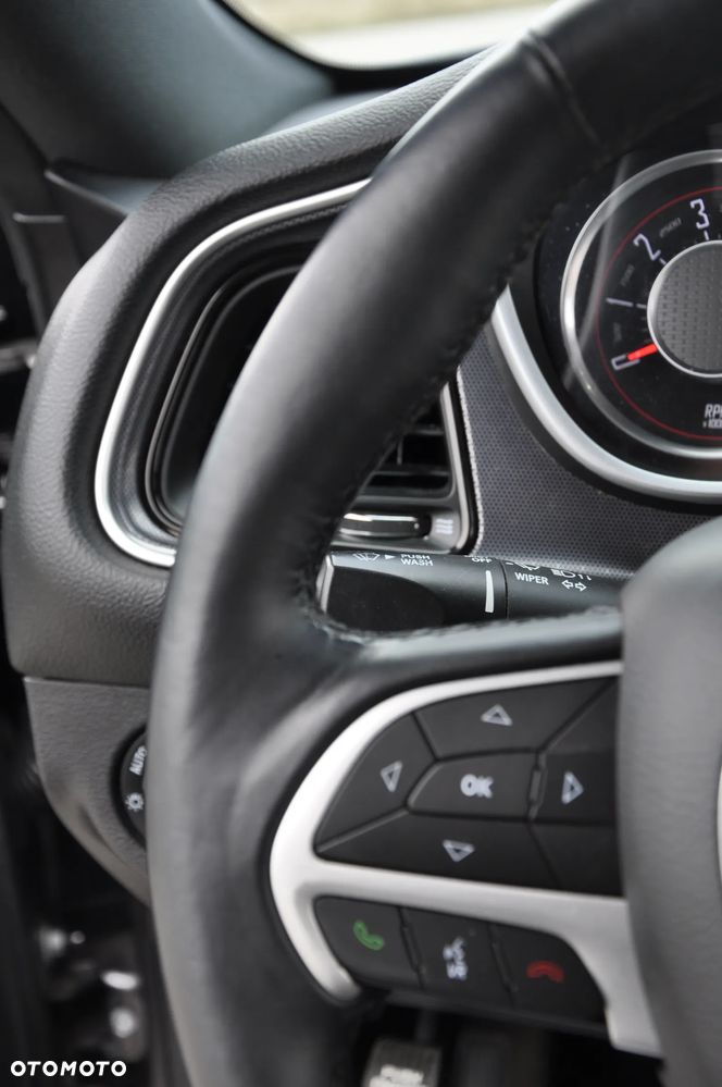 Dodge Challenger - 23