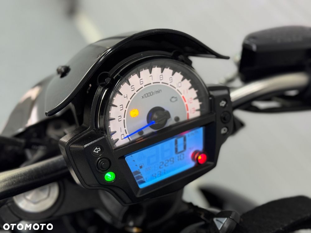 Kawasaki ER - 19